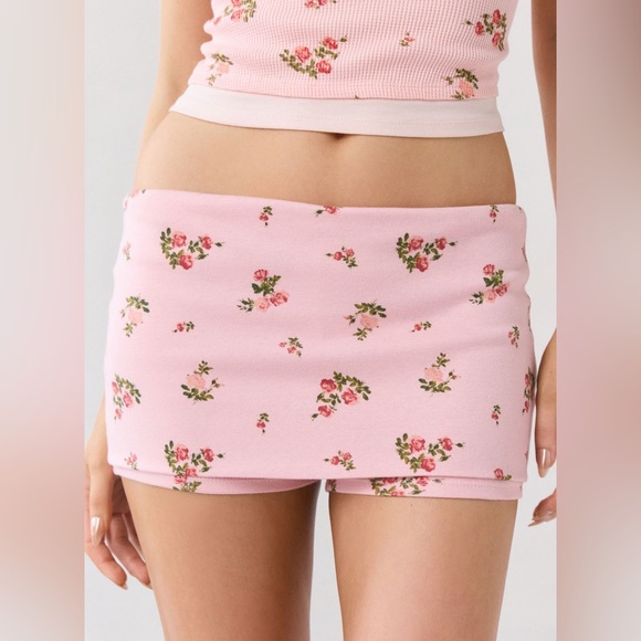 Urban Outfitters Pants - Urban Outfitters Pink Floral Print Skort